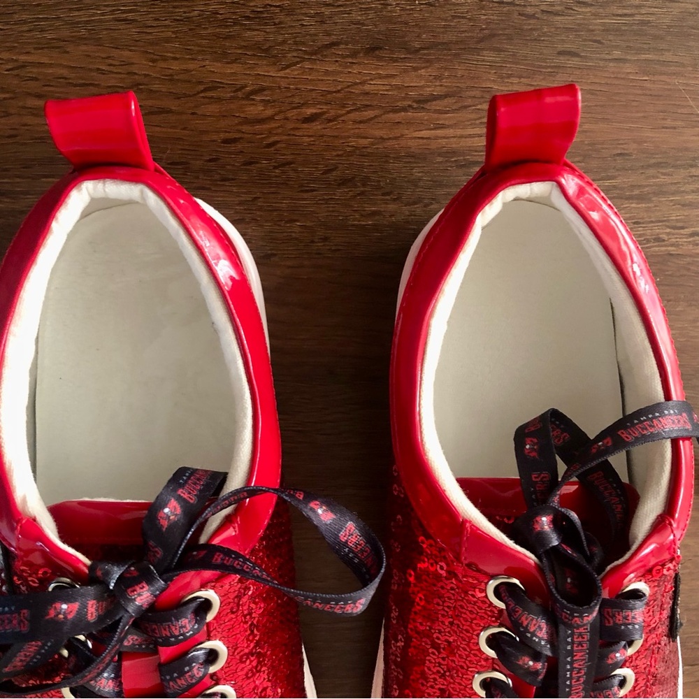 Women’s Cuce Red Tampa Bay Buccaneers Sequin Sneakers White Soles NFL New Size 8 - Picture 11 of 13